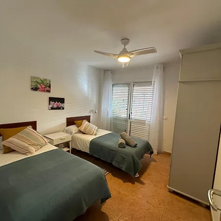 Luminoso Con Amplia Terraza Y Vistas كانديلاريا