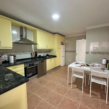 شقة Luminoso Con Amplia Terraza Y Vistas كانديلاريا